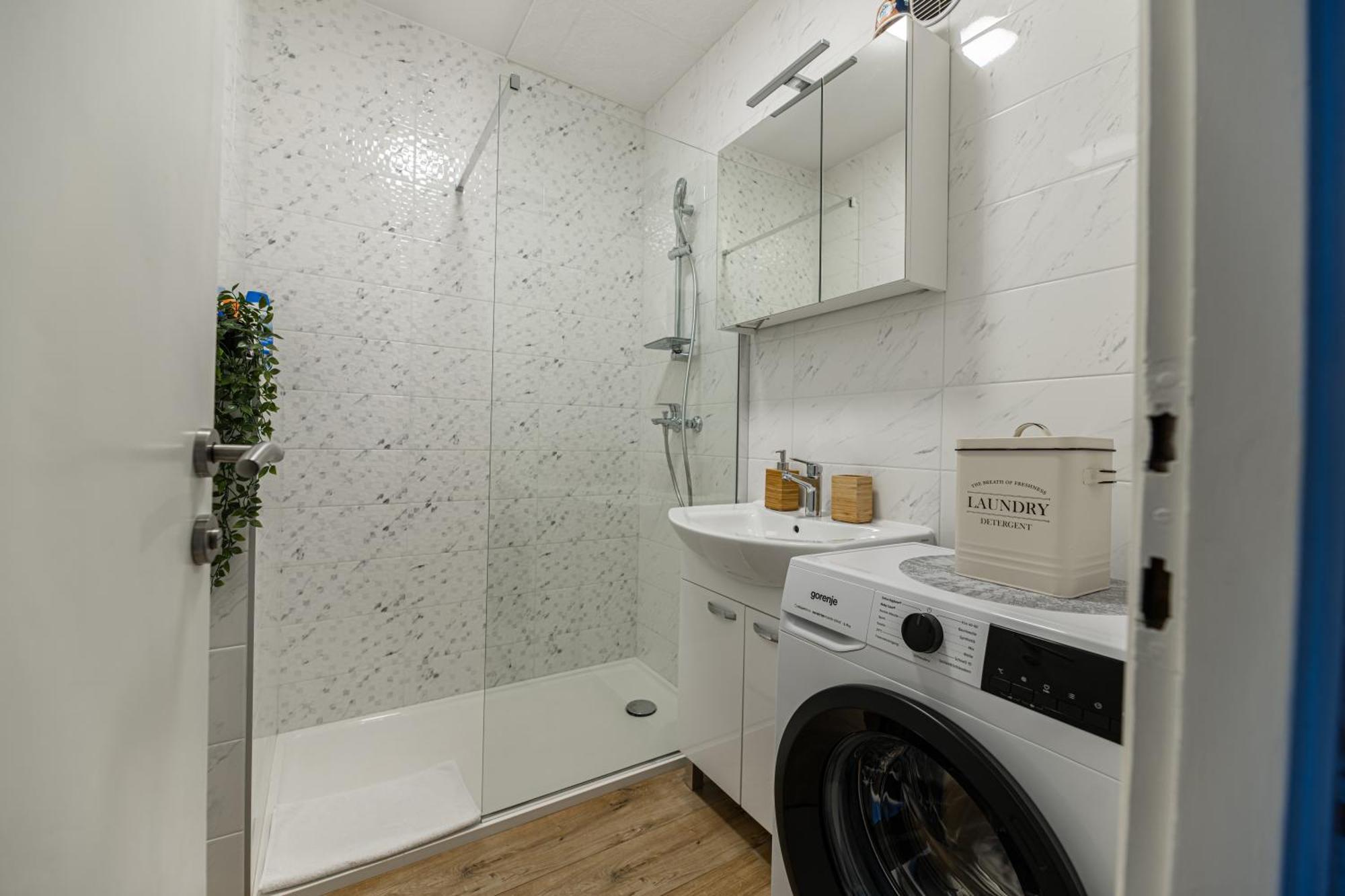 Babylu Apartman Zadar Bagian luar foto